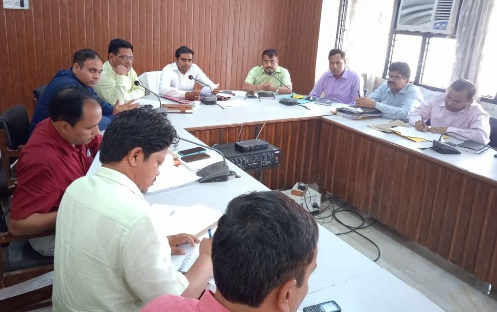 Make sure the presence of secretaries in the allotted villages: CDO