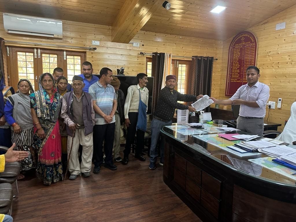 Villagers angry due to non-construction of road even after four surveys