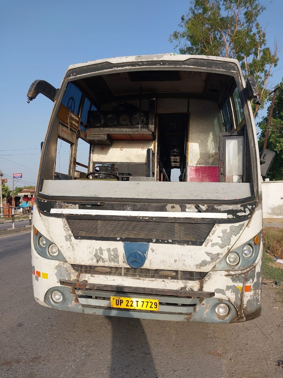 Beaten the driver-operator, also broke the glasses of the bus