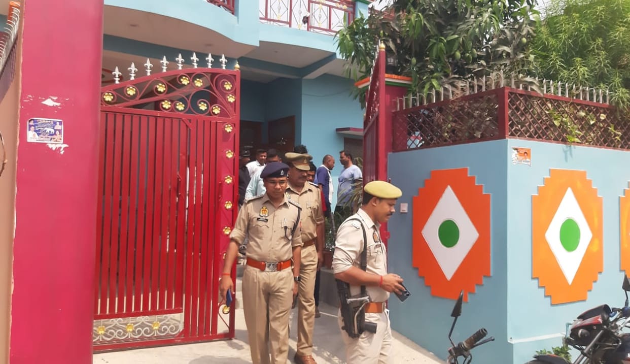 Theft by breaking the lock of a soldier's house