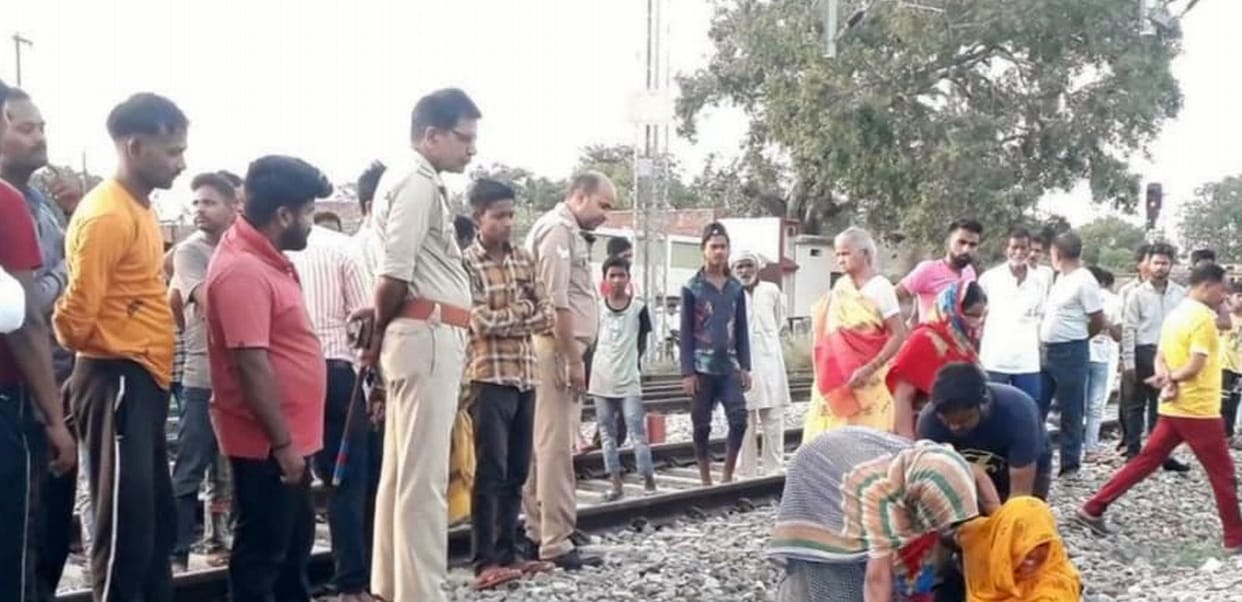 Youth commits suicide by jumping in front of train