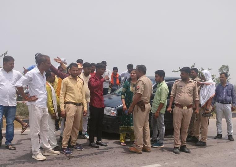 Half a dozen vehicles of baratis collided on the highway