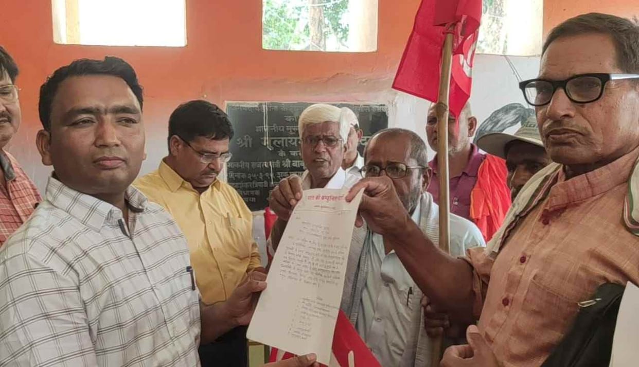 demand to arrest mp brajbhushan sharan singh