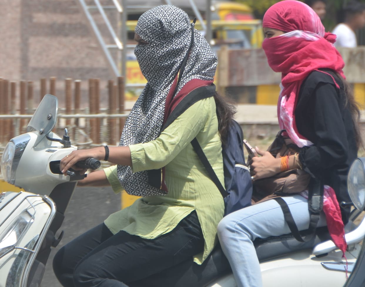 Heat increased, AQI reached 170 due to dust
