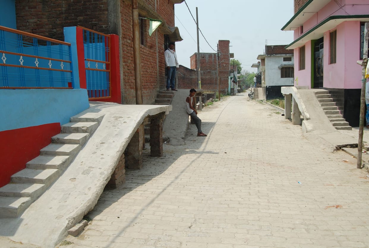 Repair of the bridge and dam built on the Kurna Nala, then you will get relief from flood.
