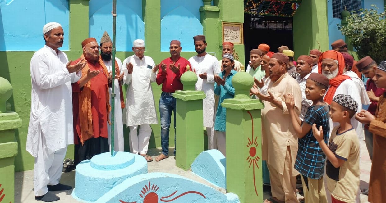 Prayed for country's progress and peace in Urs
