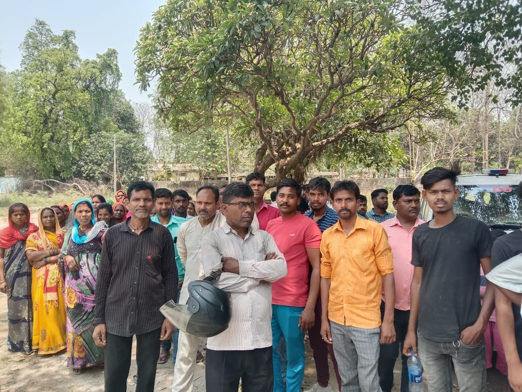 Demonstration against Dangipar Chowki being built in the village