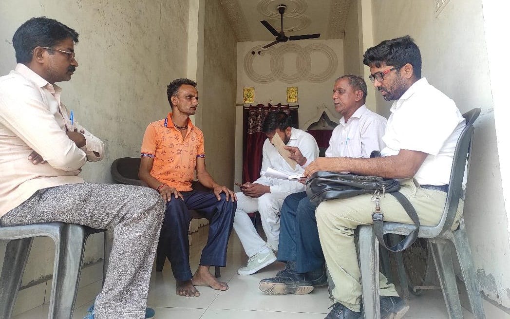 Agriculture department team reached the farmer's house