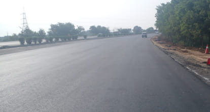 miscreants committed robbery with doctor at gunpoint In Etah