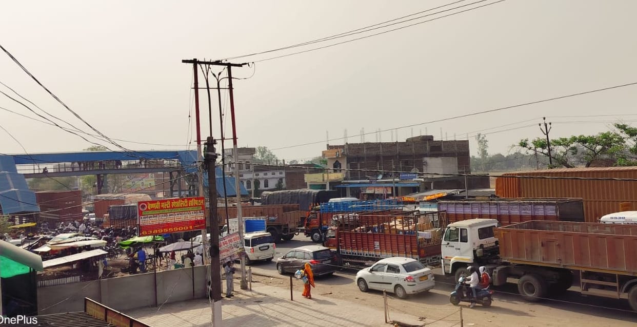 One killed, one injured in road accidents, highway jam