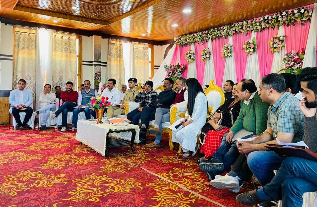 Officers should remove the problems of road, electricity: Kuldeep
