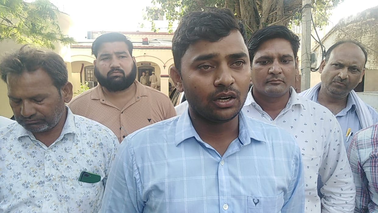 Resentment among block-officers due to indecency with VDO on phone