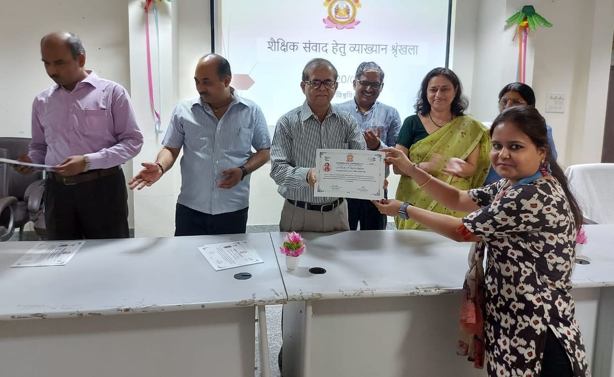 Teachers are evaluated on the basis of students' achievement: VC