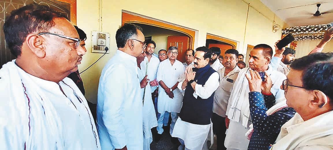 Pandit Harishankar Tiwari was complementary to the governments of UP