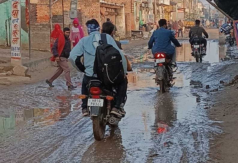 1716 cusec water level increased in canals, demand for 2100 cusec water