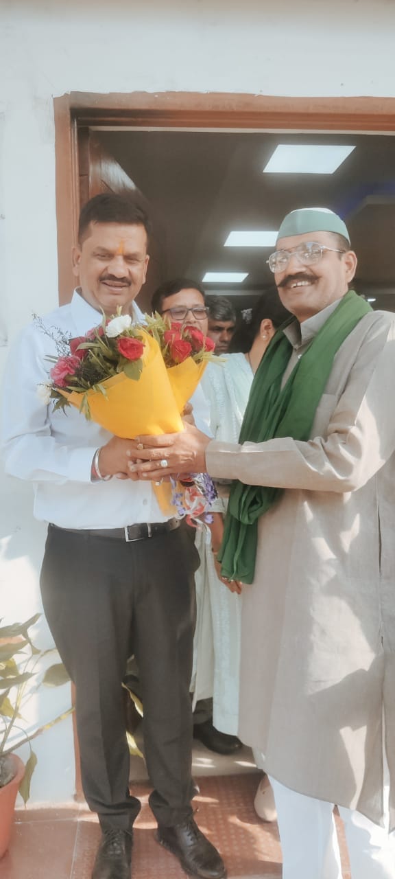 Mayor Dr. Ajay Kumar met Deputy Chief Minister and State President