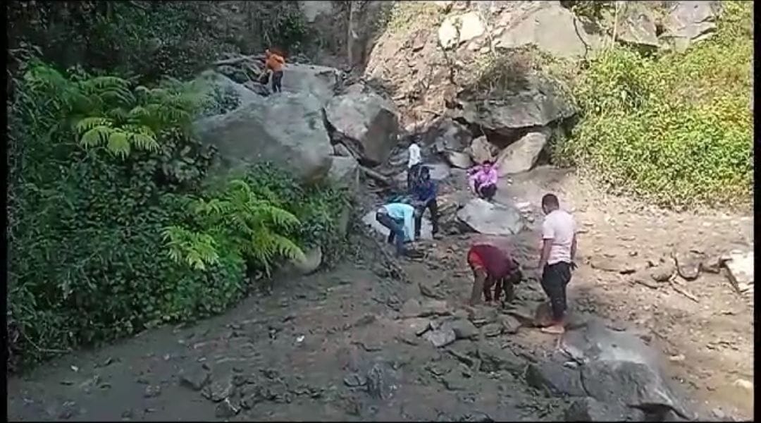 Road leading to Pancheshwar closed due to debris