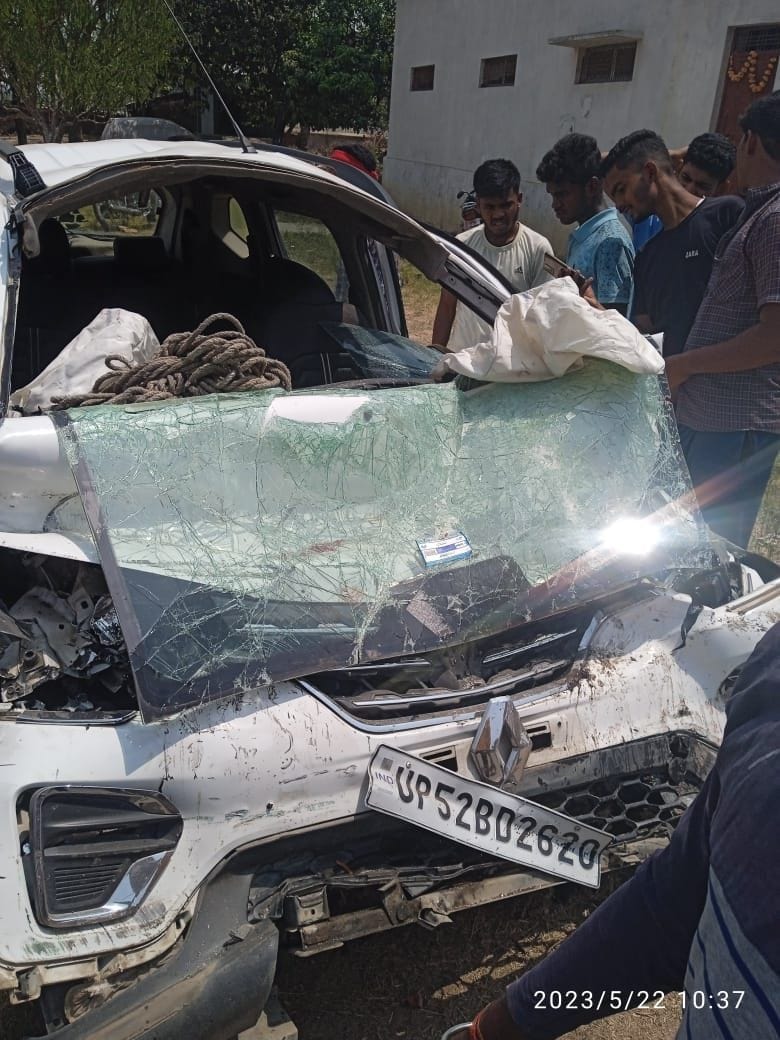 Five members of advocate's family died in the accident