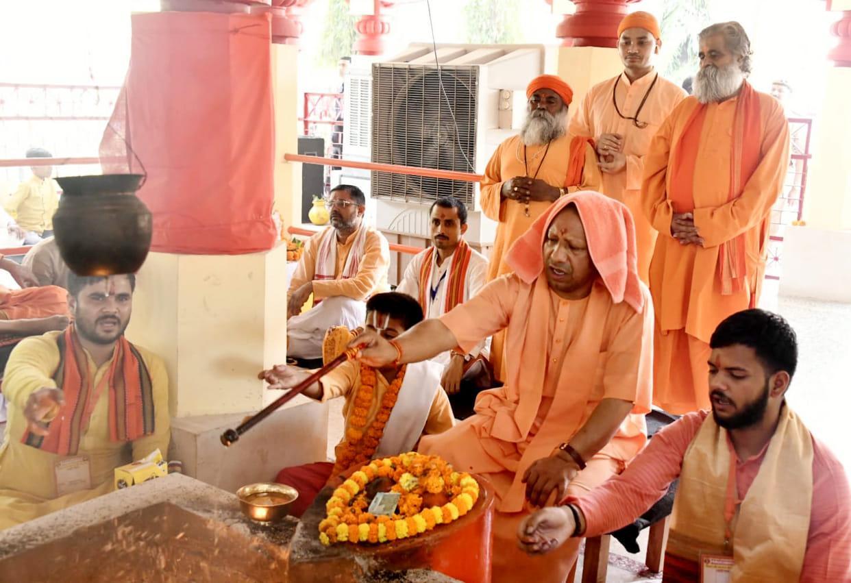 CM Yogi consecrated nine deities in Gorakhnath temple