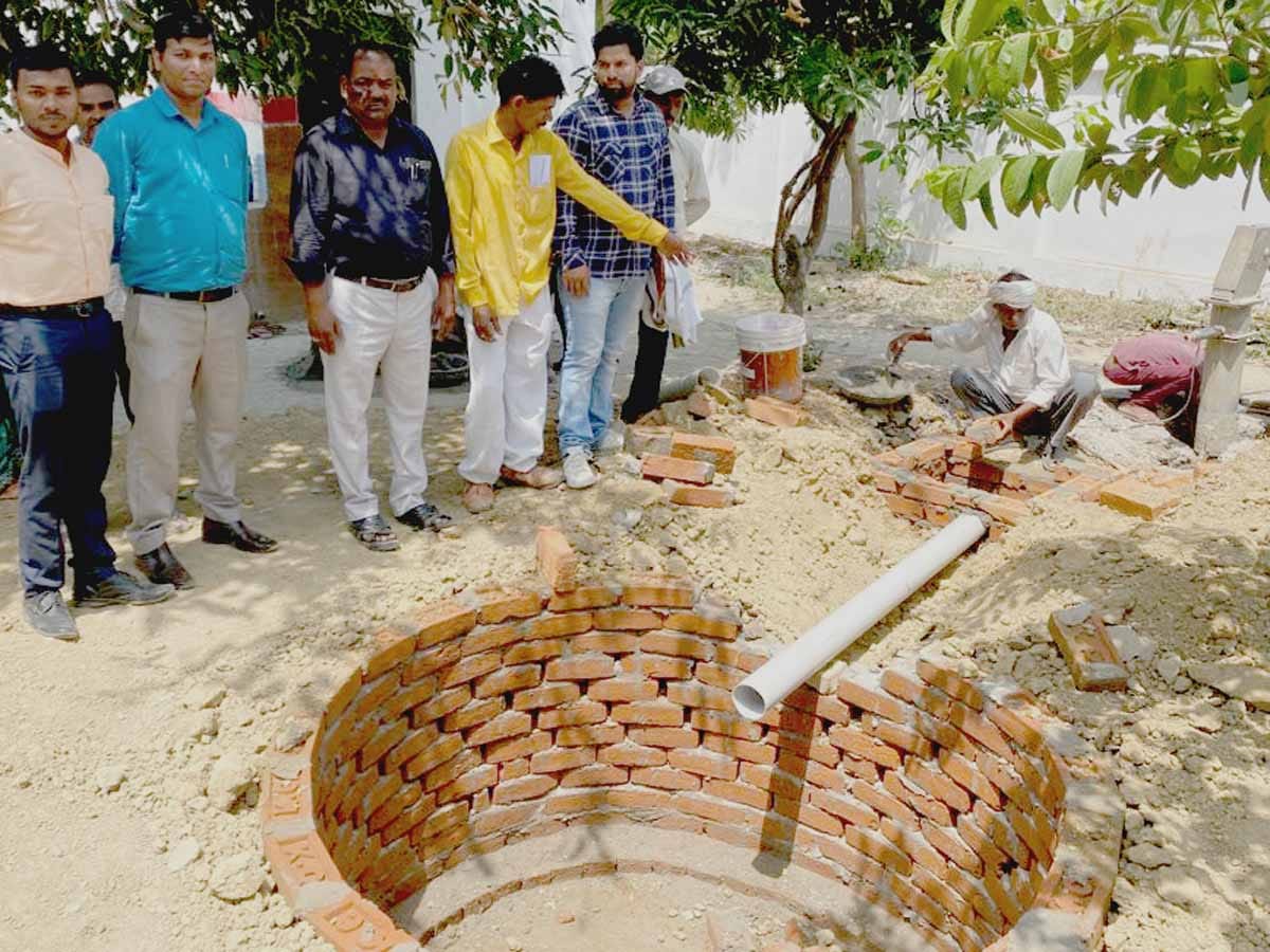 Told the specifics of vermi compost pit construction
