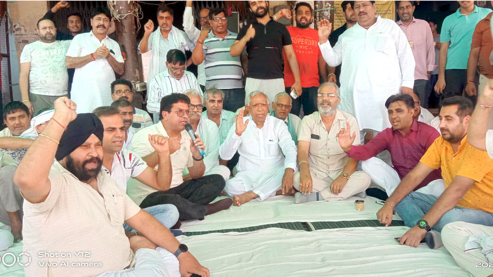 The vegetable market remained closed in Dabwali, the picketing continued for the second day