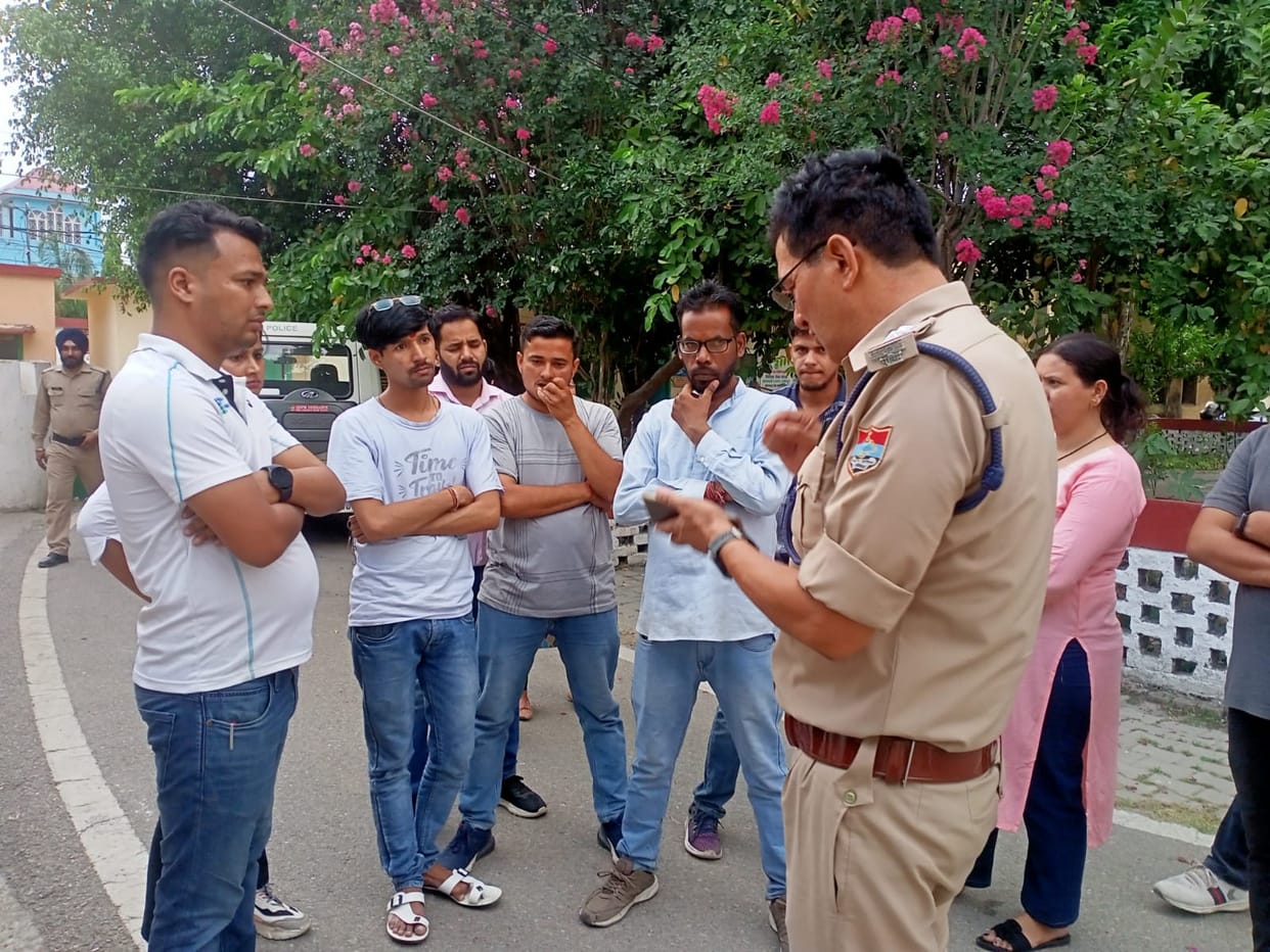 Clash between director and employees in Tanakpur Engineering College