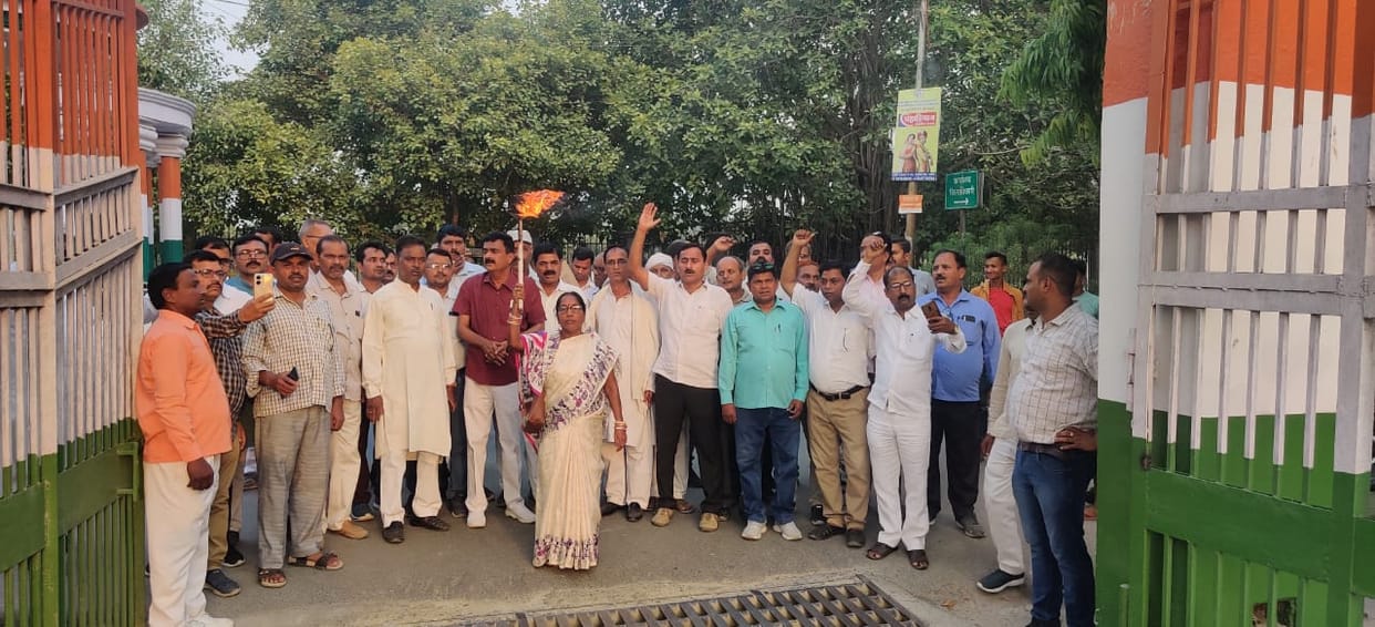 protest for old pension