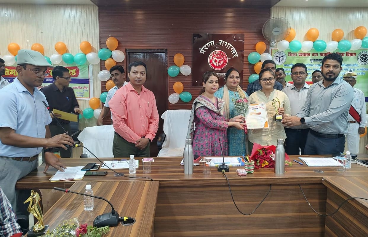 Honoring the meritorious toppers in the exam