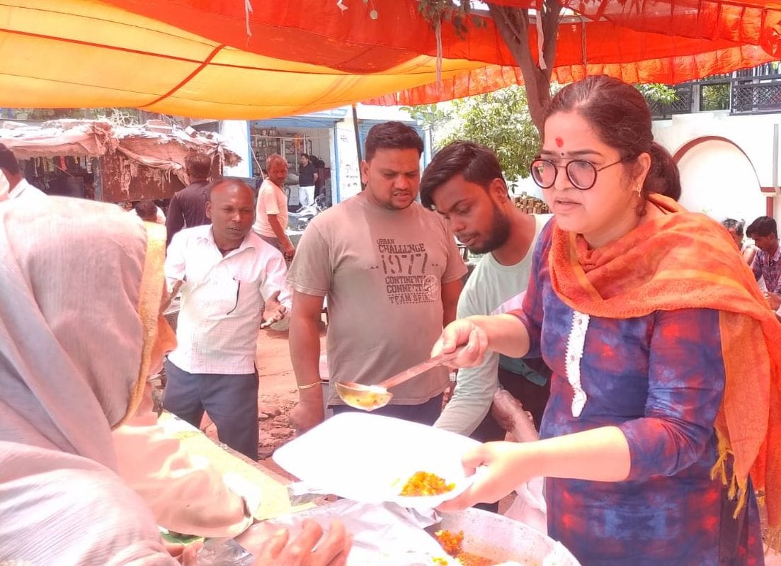 Bhandara at different places on Bade Mangal