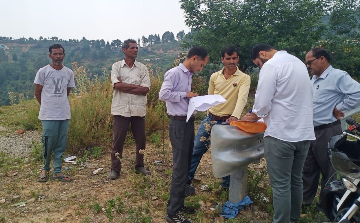 Administration team reached Khoona Malak in case of encroachment