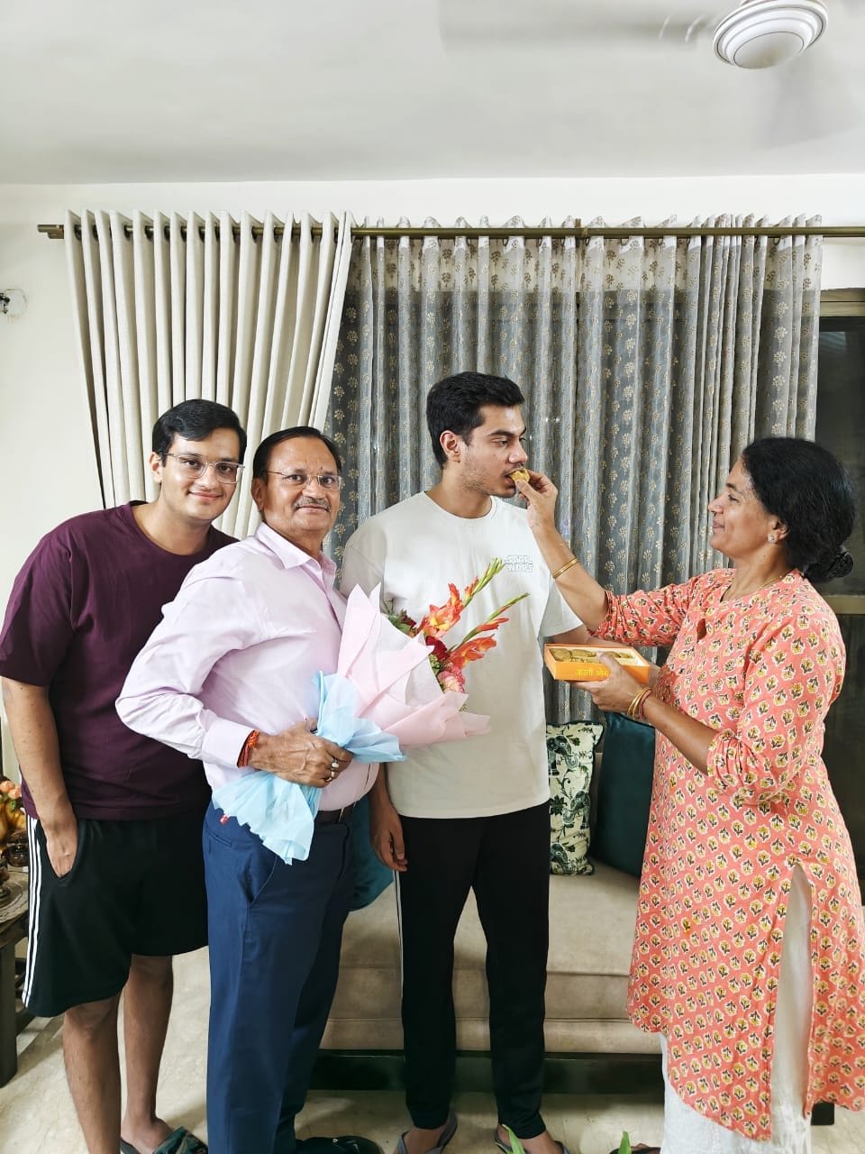 93rd rank in UPSC: Failing in the first attempt did not give courage, Pratik made his name bright by studying at home