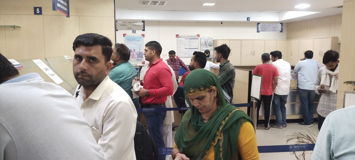 There are more depositors of 2000 notes, very few who exchange them.