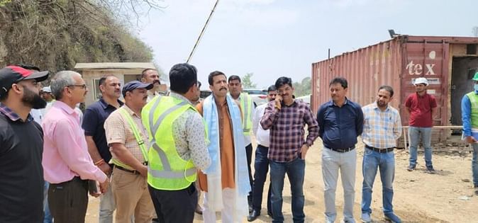 नेशनल हाईवे निर्माण में सरकार करेंगी पूर्ण सहयोग : मंत्री विक्रमादित्य सिंह नेशनल हाईवे निर्माण में सरकार करेंगी पूर्ण सहयोग : मंत्री विक्रमादित्य सिंह