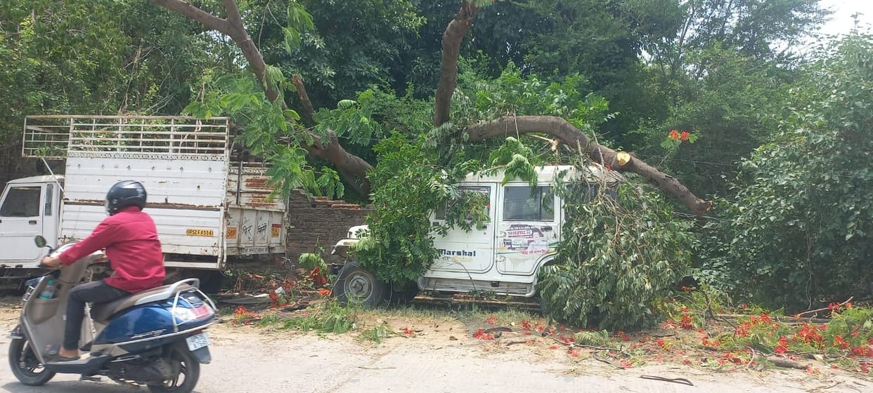 Due to the storm, there was a power failure for 16 hours.