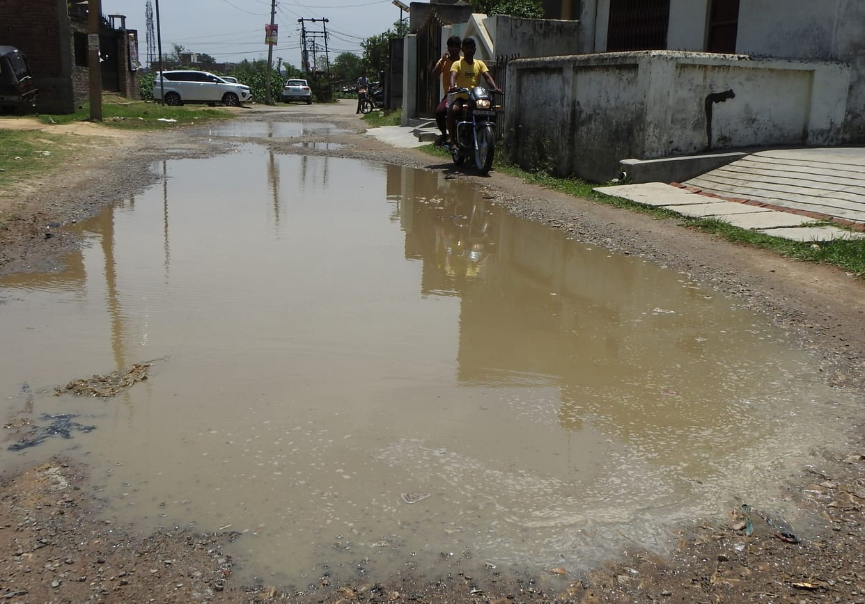 Sleepless due to rain at midnight, urban scared due to waterlogging