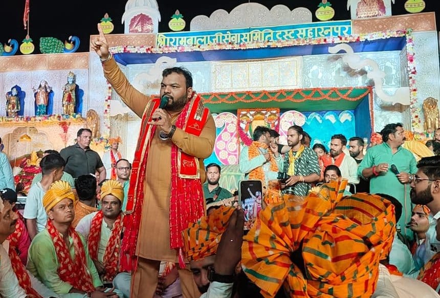 Leaving the whole world, I have come Baba, come to take me at that turn of Khatu wale rings...