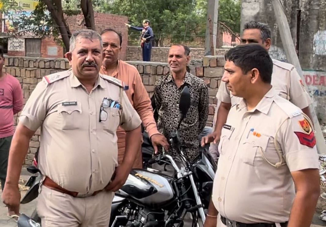 Fearless miscreant in village Chang, villagers angry due to increase in incidents