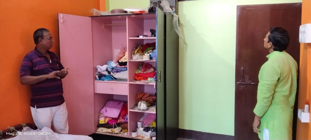 Jewelry worth five lakhs stolen by breaking the lock