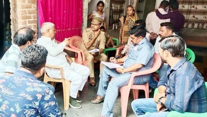 The MLA consoled the family after reaching Vansh's house