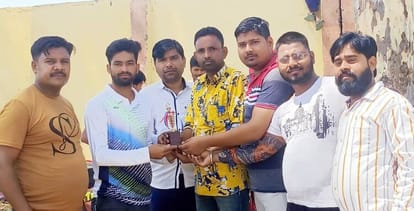 Budaun News: साहबगंज रॉकस्टार की टीम ने छह विकेट से जीता मैच Sahabganj Rockstar team won the match by six wickets