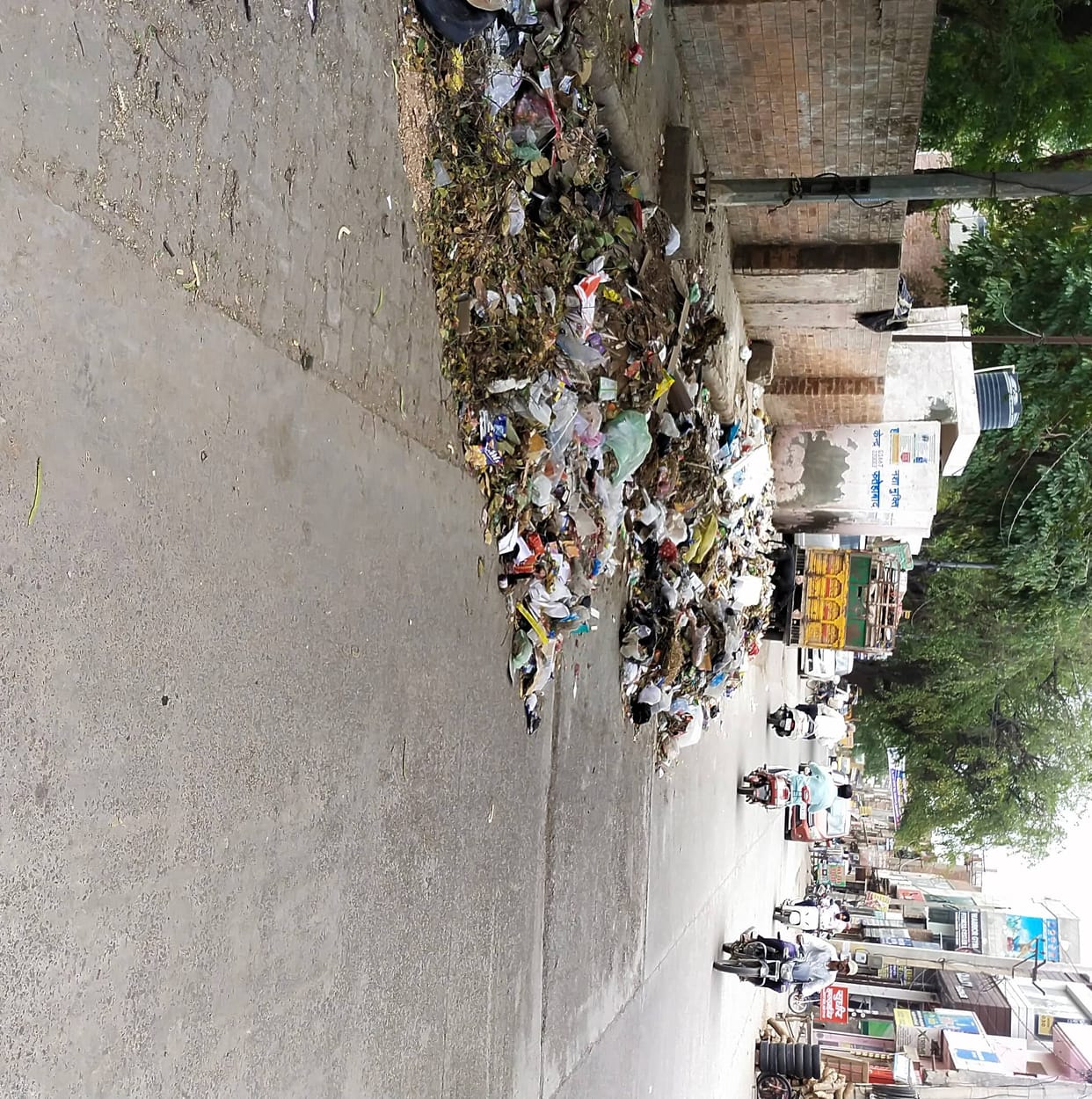 2 crore spent on lifting, yet garbage is being raised from the dumping point after 12 o'clock