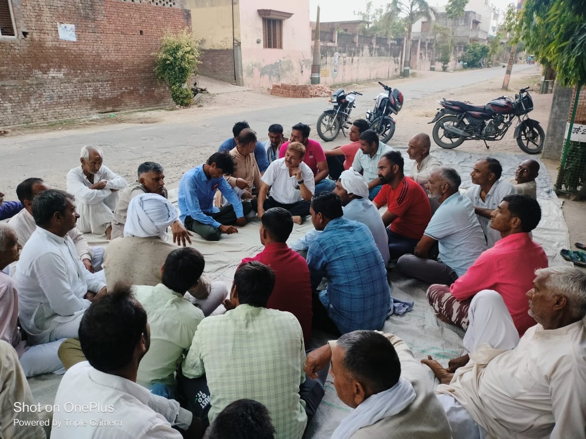 Officials of Shamli sugar mill taken hostage who went to appeal to postpone the picket