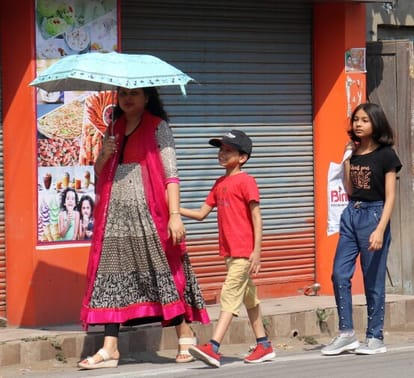 Fire broke out in trolleys of Madnapur sub-centre, power failure of 100 villages
