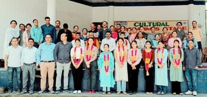 Meritorious girl students of Girls School Rampur honored