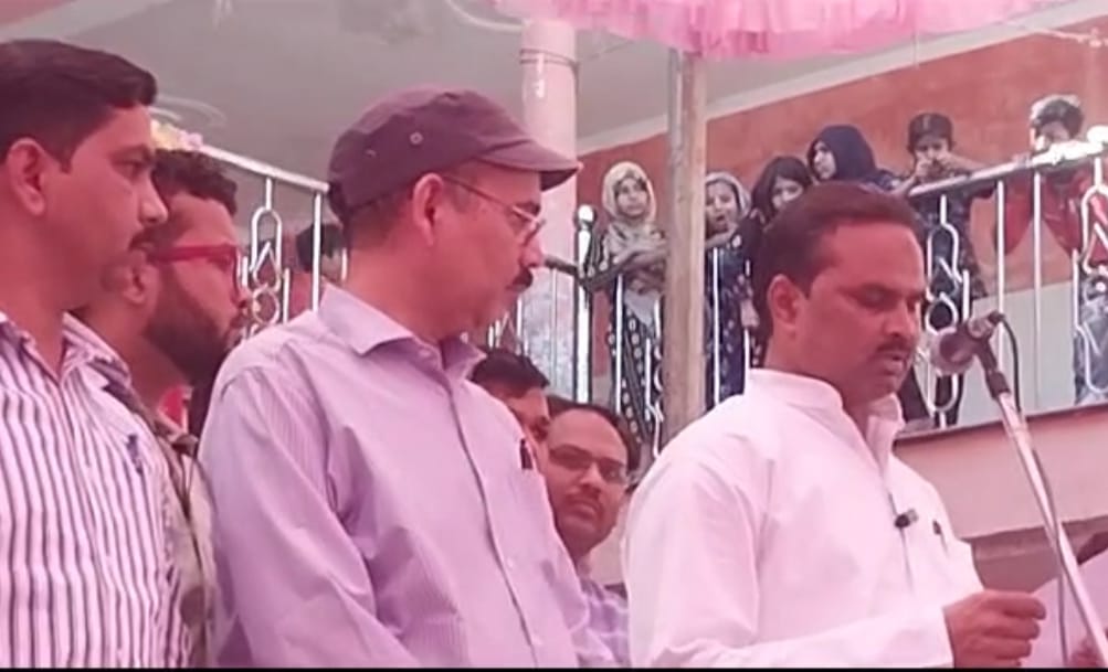 Khurshid Mansoori took oath with the resolution of all-round development