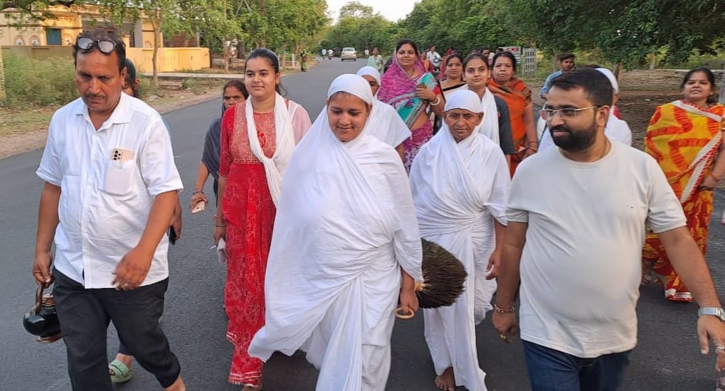 Aryaka Arshmati Mataji reached the district, welcomed