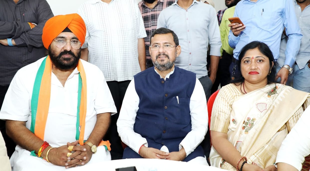 New government started by newly elected presidents of municipality and panchayats