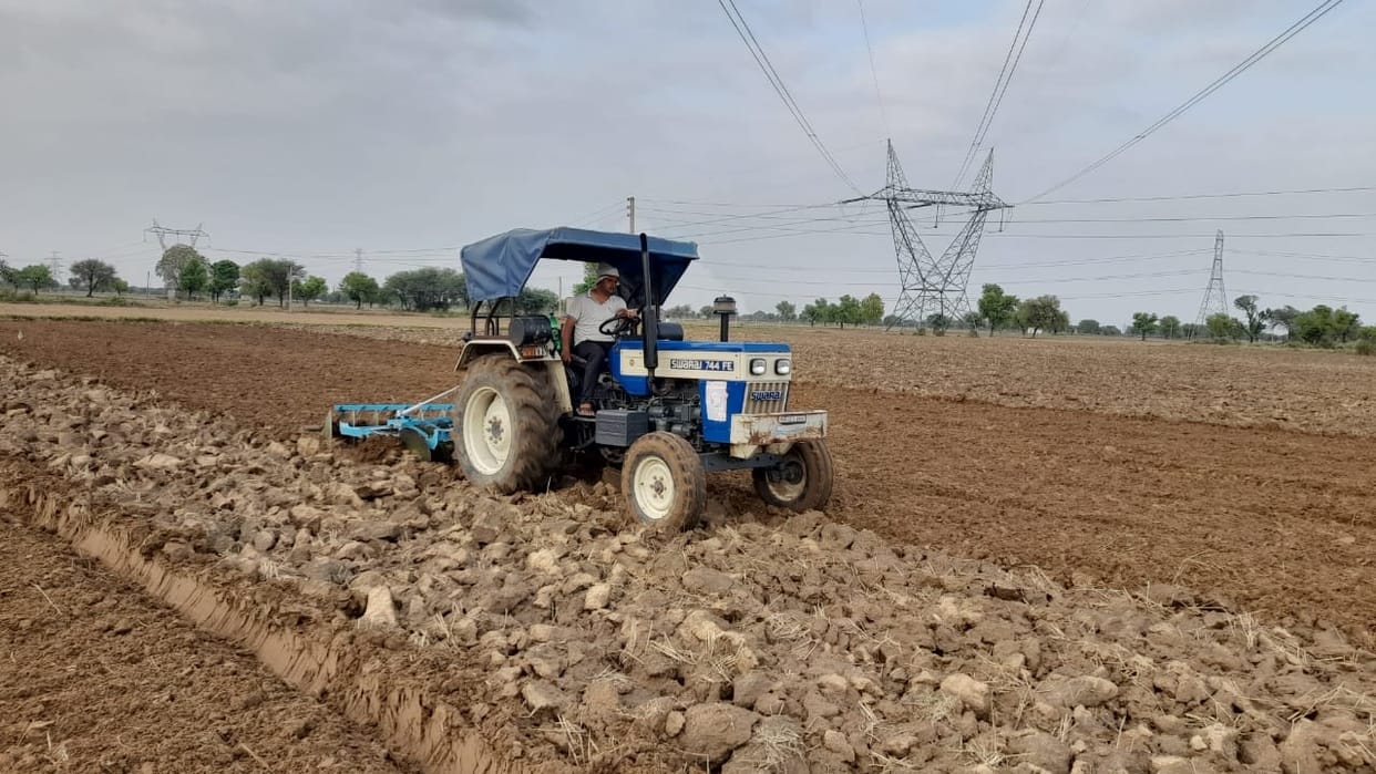 After 39 mm of rain, farmers started preparations for sowing millet, crowd increased at fertilizer-seed shops