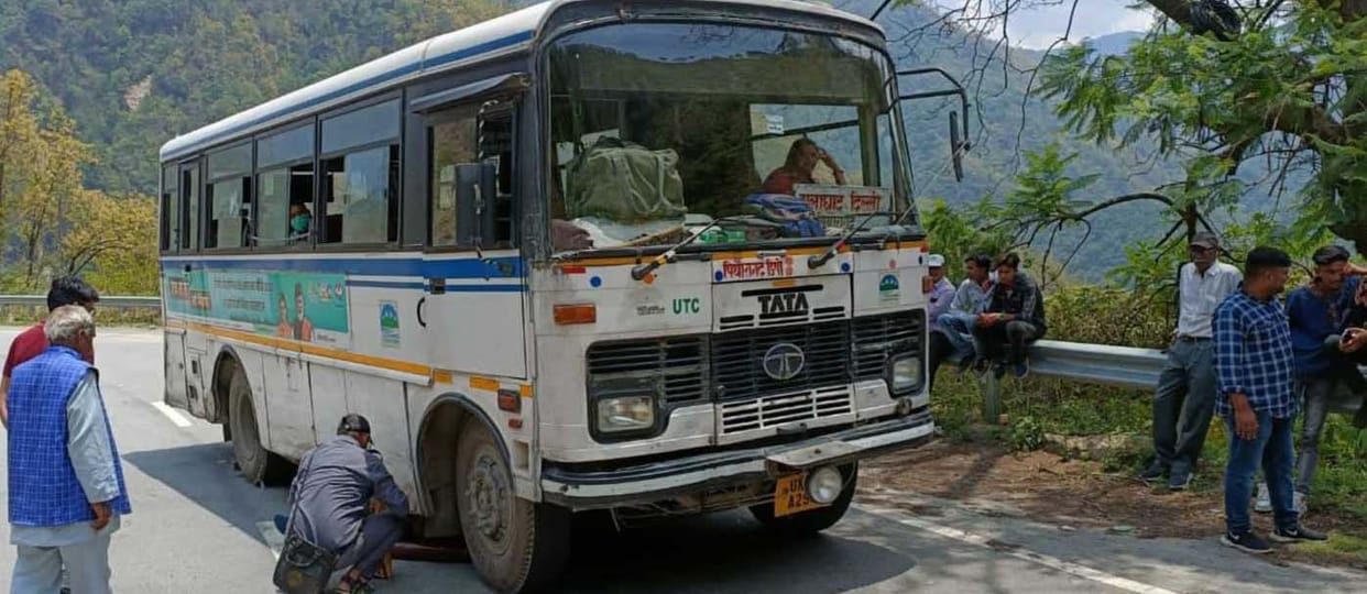 Passengers were upset due to roadways bus breakdown