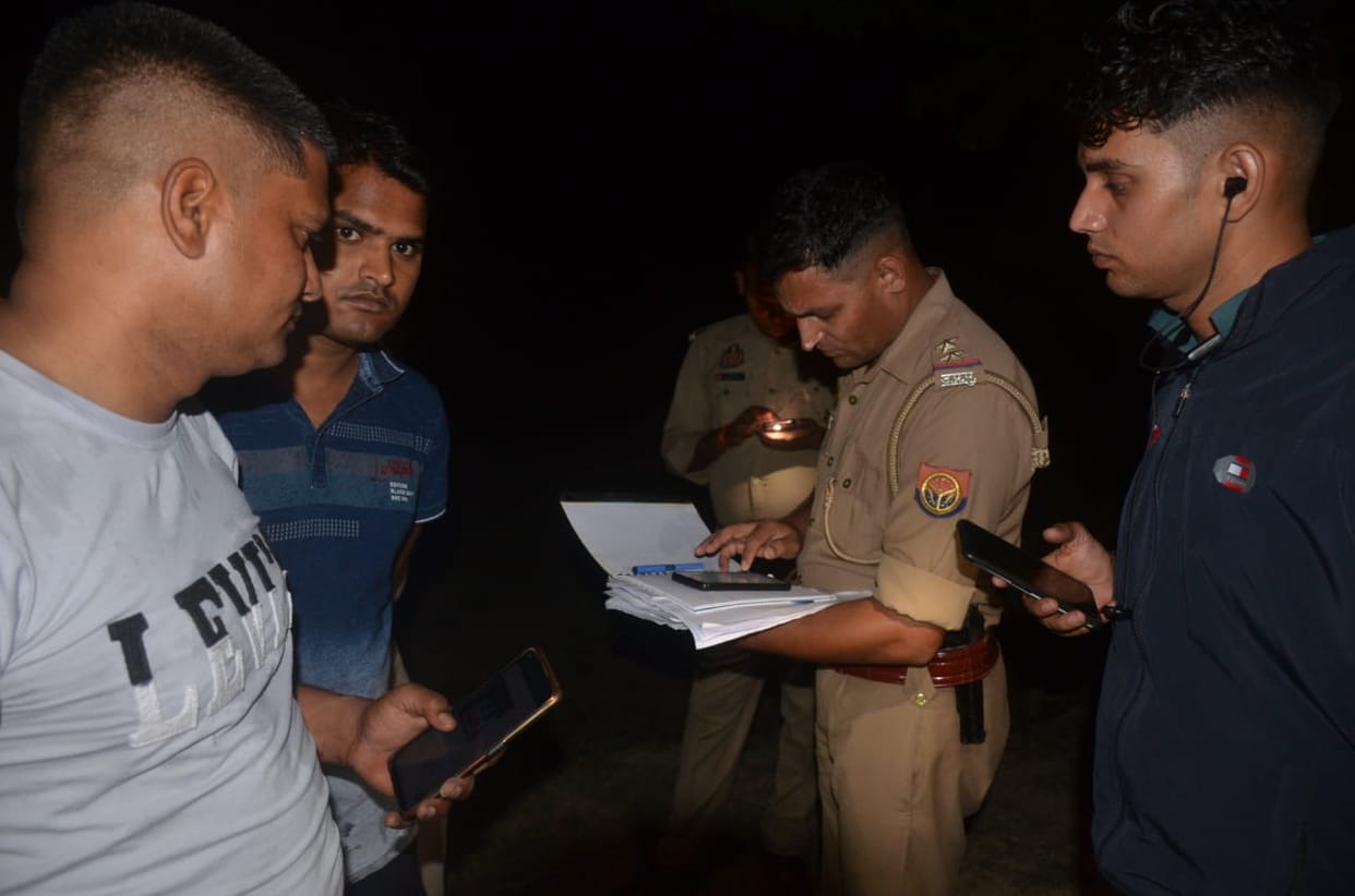 Ambulance collided with canter on Jolly Marg, three including couple died